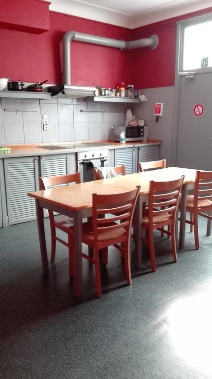 Van Gogh Youth Hostel City Centre Saint-Josse-ten-Noode ภายนอก รูปภาพ