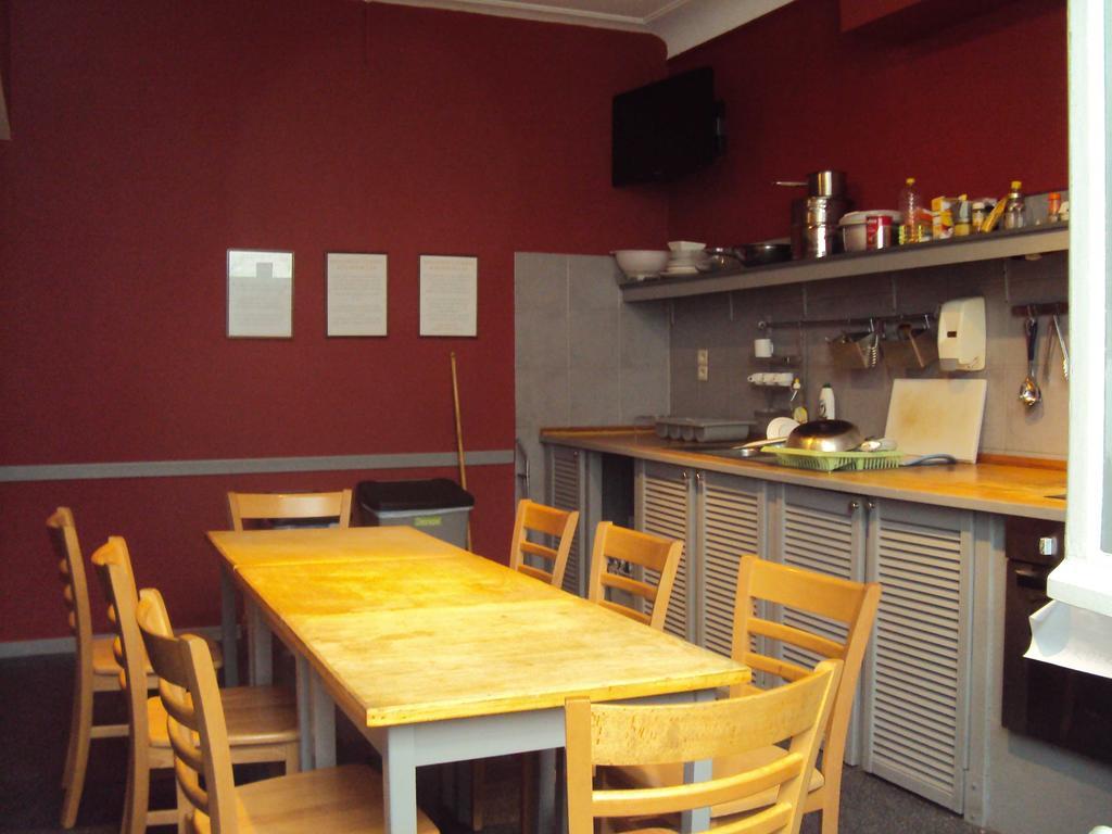 Van Gogh Youth Hostel City Centre Saint-Josse-ten-Noode ภายนอก รูปภาพ