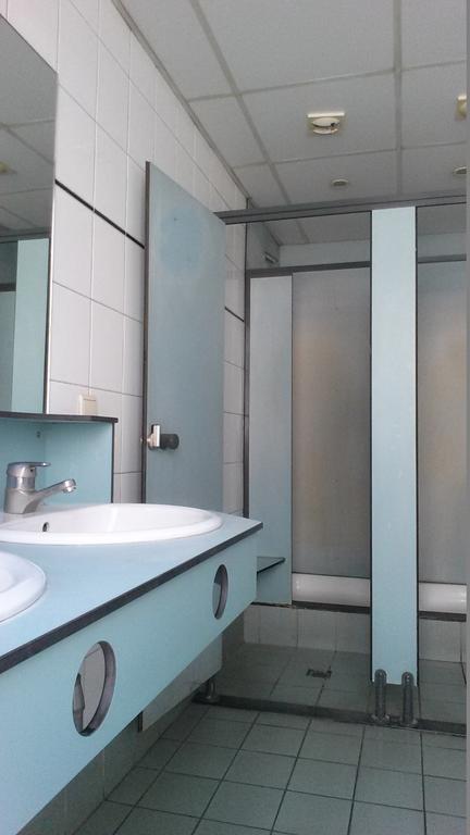 Van Gogh Youth Hostel City Centre Saint-Josse-ten-Noode ภายนอก รูปภาพ