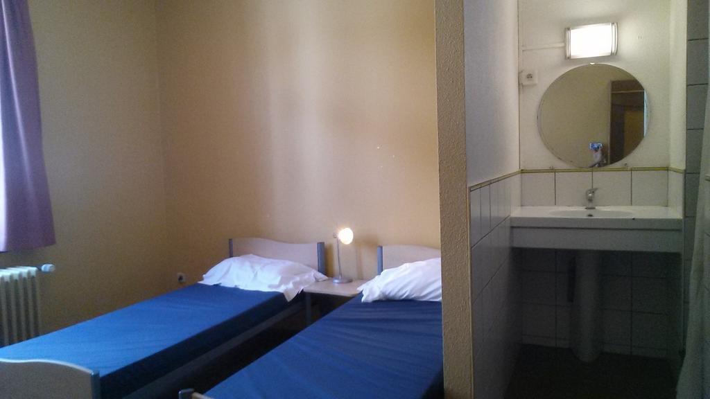 Van Gogh Youth Hostel City Centre Saint-Josse-ten-Noode ภายนอก รูปภาพ