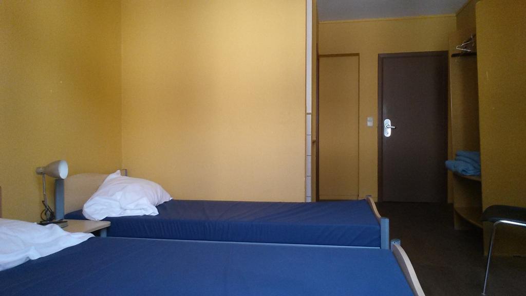Van Gogh Youth Hostel City Centre Saint-Josse-ten-Noode ภายนอก รูปภาพ