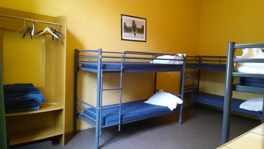 Van Gogh Youth Hostel City Centre Saint-Josse-ten-Noode ภายนอก รูปภาพ