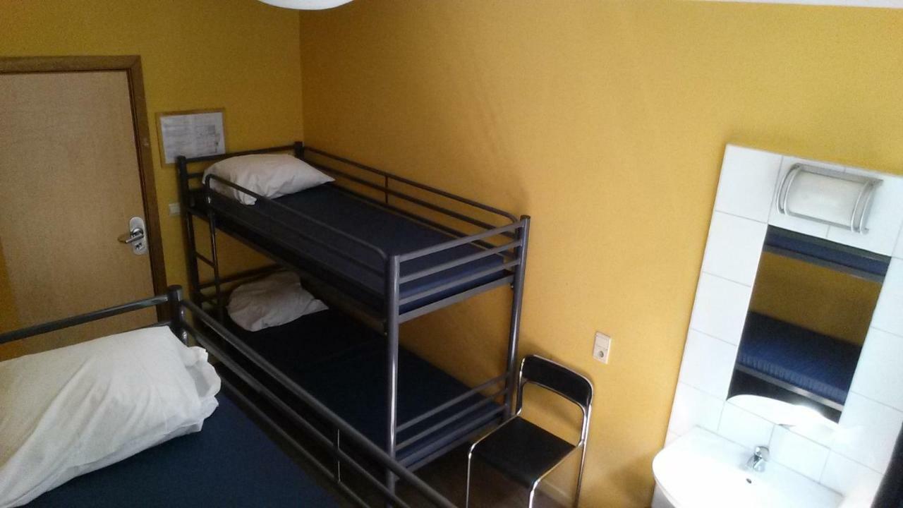Van Gogh Youth Hostel City Centre Saint-Josse-ten-Noode ภายนอก รูปภาพ