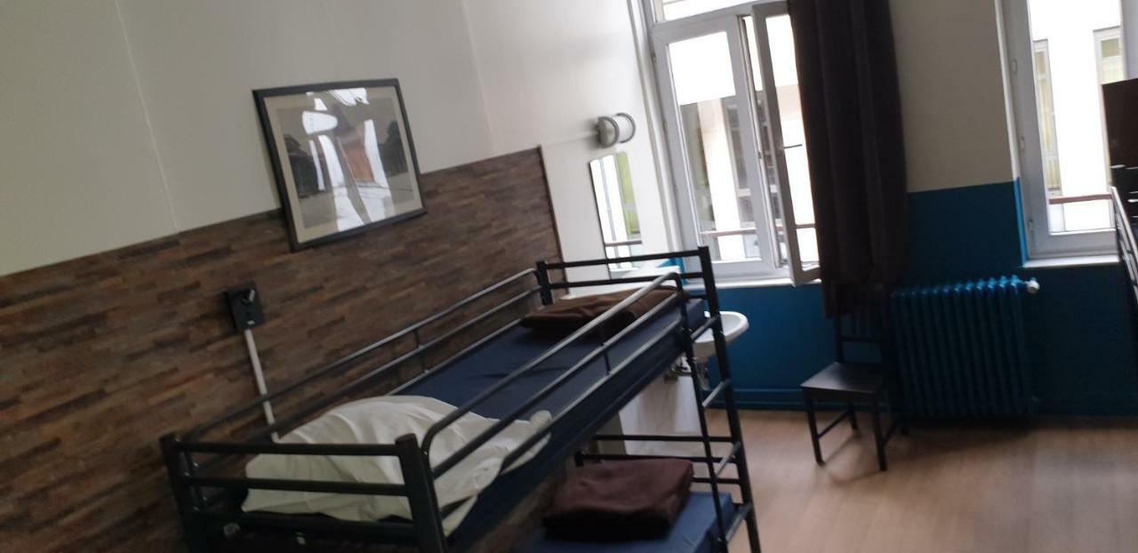 Van Gogh Youth Hostel City Centre Saint-Josse-ten-Noode ภายนอก รูปภาพ