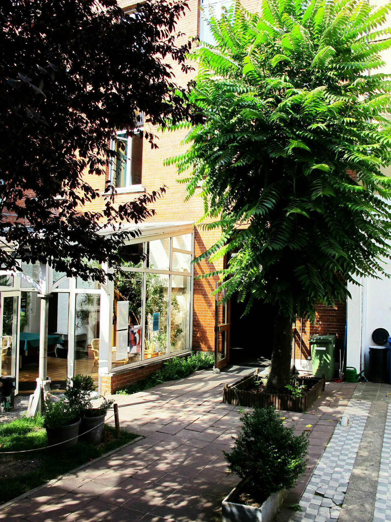 Van Gogh Youth Hostel City Centre Saint-Josse-ten-Noode ภายนอก รูปภาพ